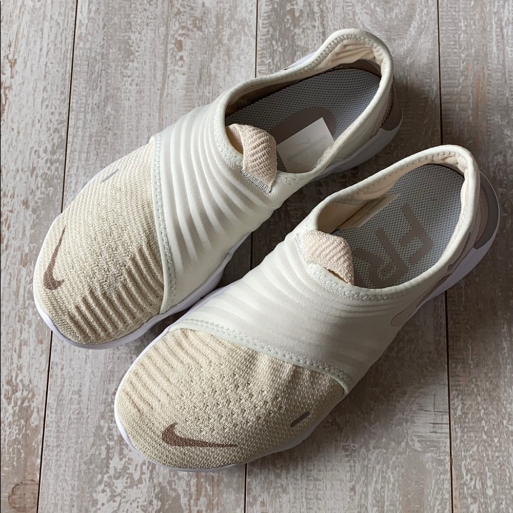NWT Nike Free RN Flyknit cream running shoes - Picture 3 of 7